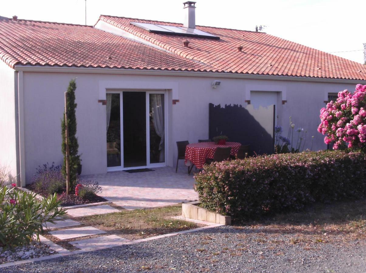 Gite Le Logis Mouchamps Екстер'єр фото